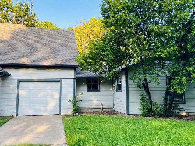 718 Crescent Street, Denton, TX 76201