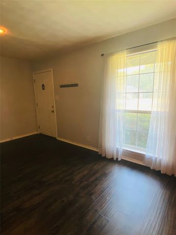 718 Crescent Street, Denton, TX 76201