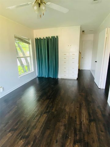 718 Crescent Street, Denton, TX 76201