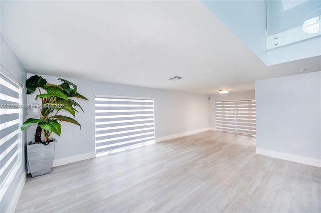 18660 NW 78th Avenue 0, Hialeah, FL 33015