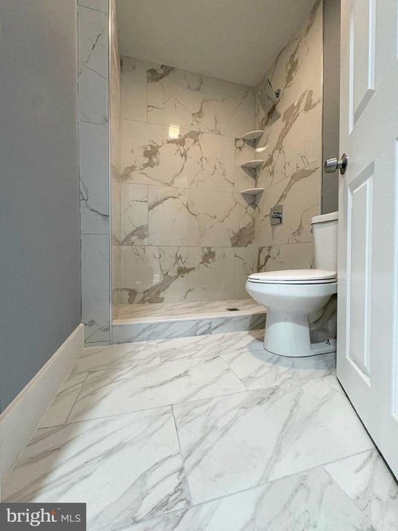 Image 24 of property listing at 526 E WILLARD ST, Philadelphia, PA 19134