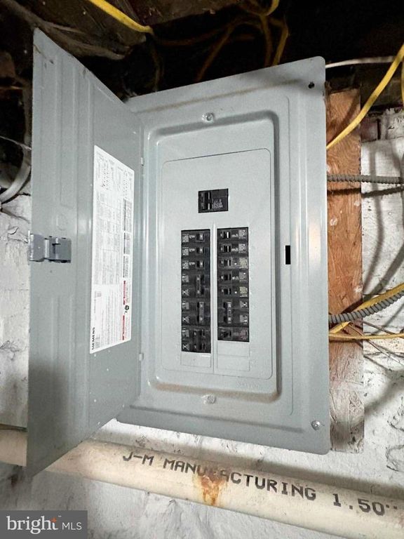 Image 25 of property listing at 526 E WILLARD ST, Philadelphia, PA 19134