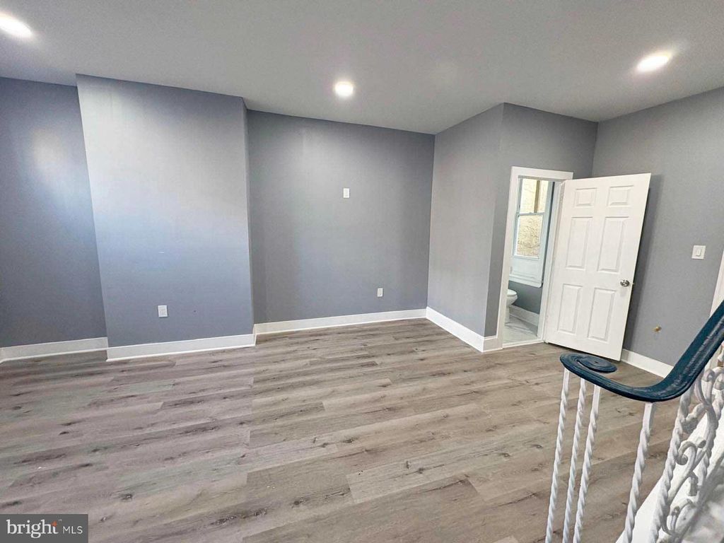 Image 6 of property listing at 526 E WILLARD ST, Philadelphia, PA 19134