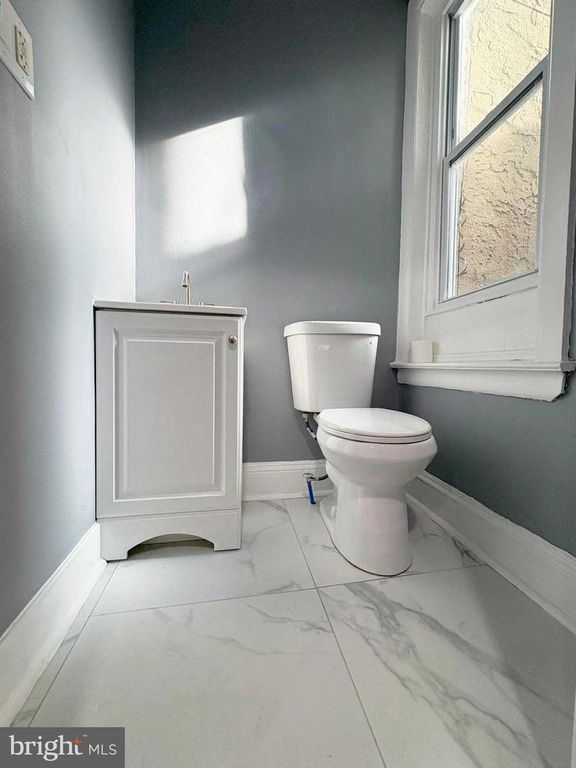 Image 8 of property listing at 526 E WILLARD ST, Philadelphia, PA 19134