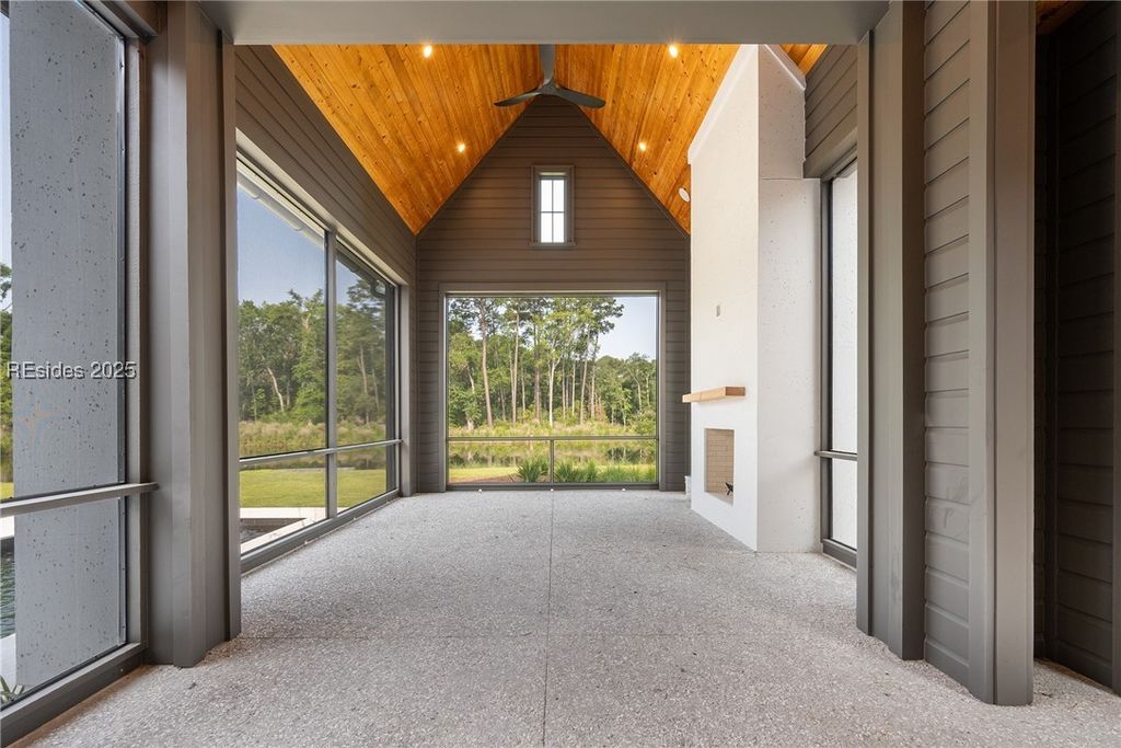 Image 18 of property listing at 34 Lupine Rd, Bluffton, SC 29910