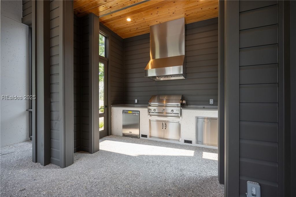 Image 19 of property listing at 34 Lupine Rd, Bluffton, SC 29910