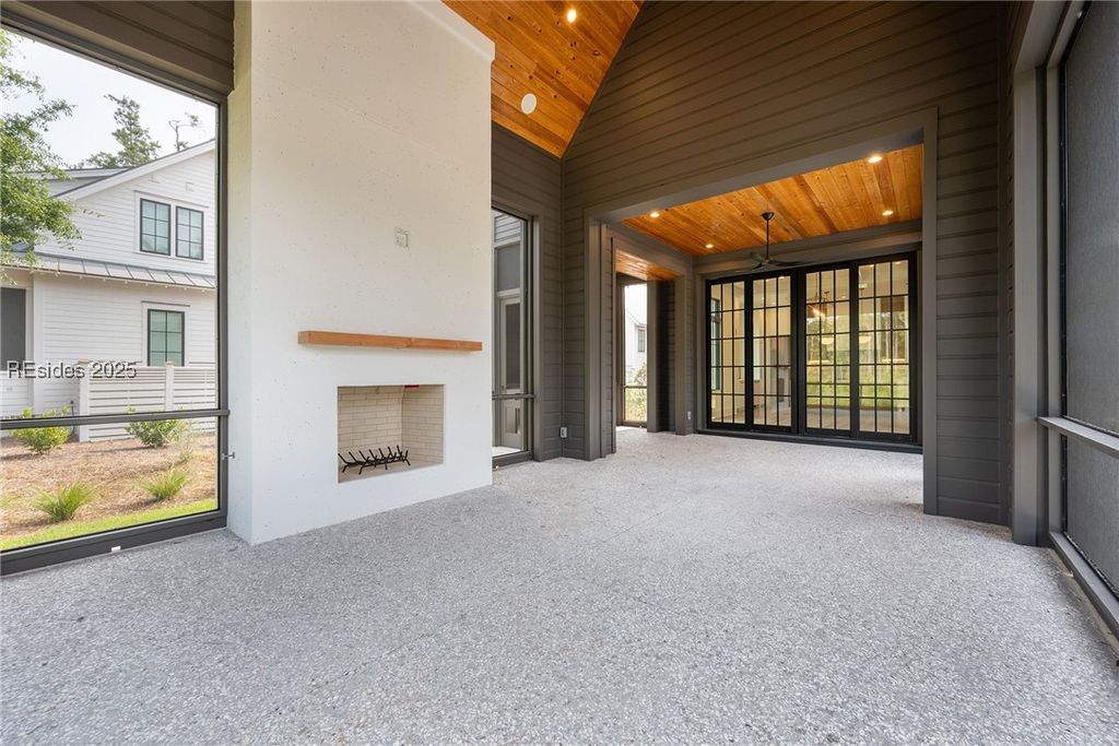 Image 22 of property listing at 34 Lupine Rd, Bluffton, SC 29910