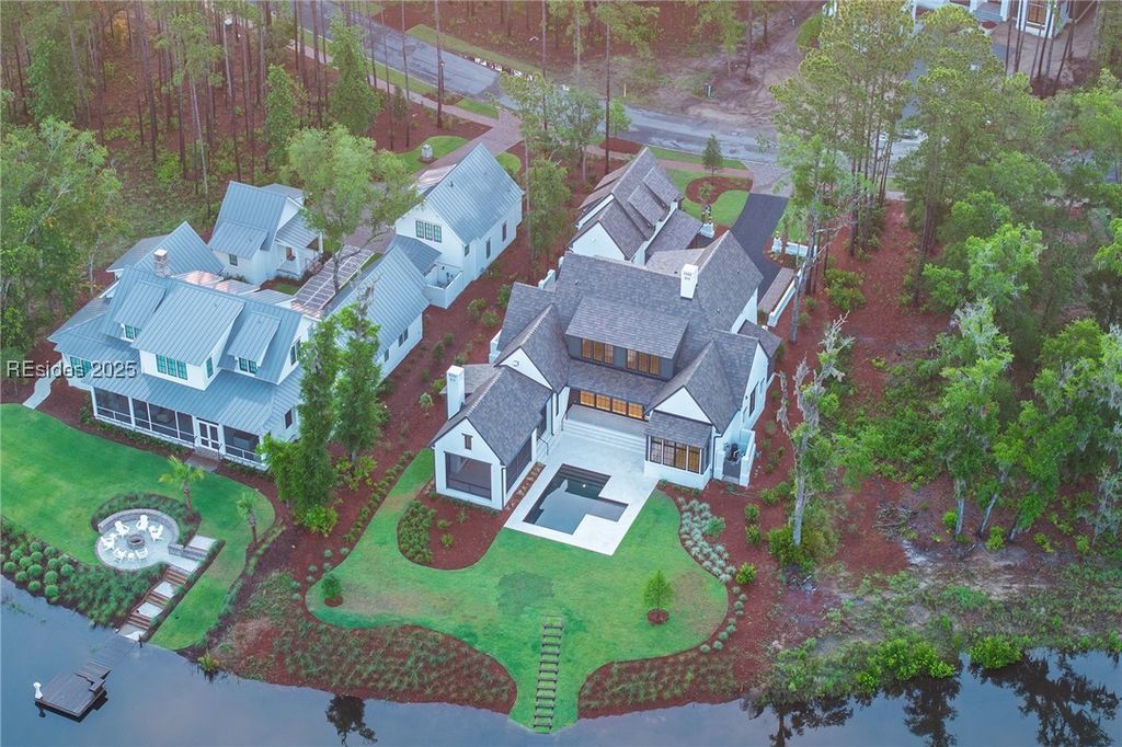 Image 3 of property listing at 34 Lupine Rd, Bluffton, SC 29910