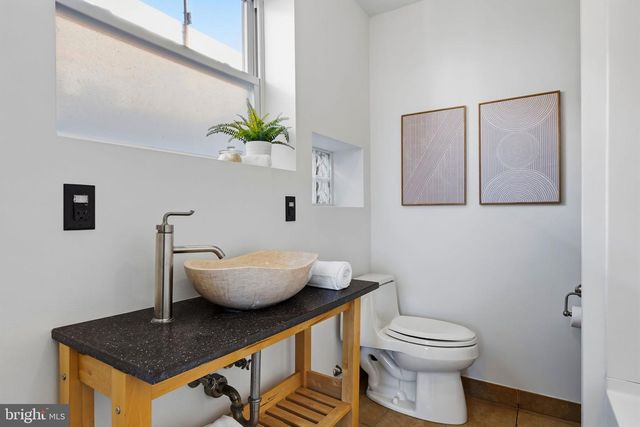 2428 S 16TH ST, Philadelphia, PA 19145