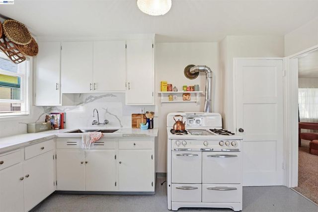 15740 Paseo Del Campo, San Lorenzo, CA 94580