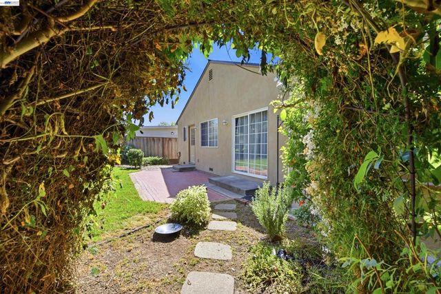 15740 Paseo Del Campo, San Lorenzo, CA 94580