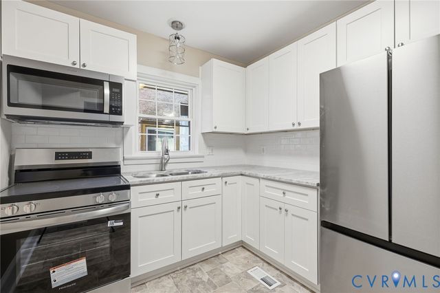 331 Glenwood Ct, Petersburg, VA 23803