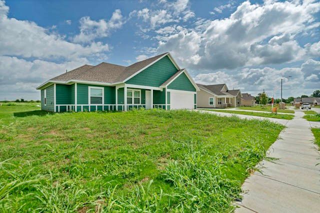 617 Crockett Drive, Cleburne, TX 76033