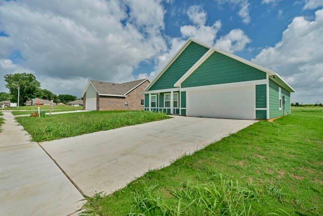 617 Crockett Drive, Cleburne, TX 76033
