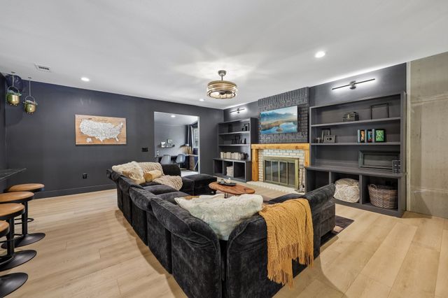 120 Wild Oak Lane, Hickory Creek, TX 75065