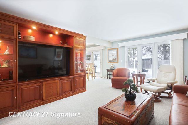 400 Mayflower Drive, Saginaw Twp, MI 48638