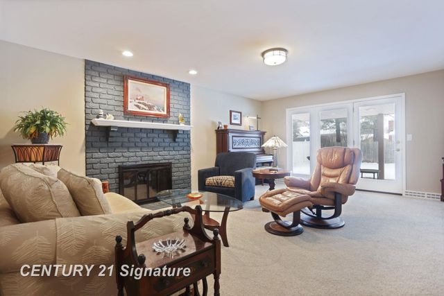 400 Mayflower Drive, Saginaw Twp, MI 48638