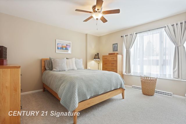 400 Mayflower Drive, Saginaw Twp, MI 48638