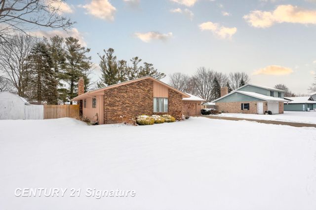 400 Mayflower Drive, Saginaw Twp, MI 48638