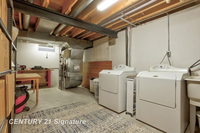 400 Mayflower Drive, Saginaw Twp, MI 48638