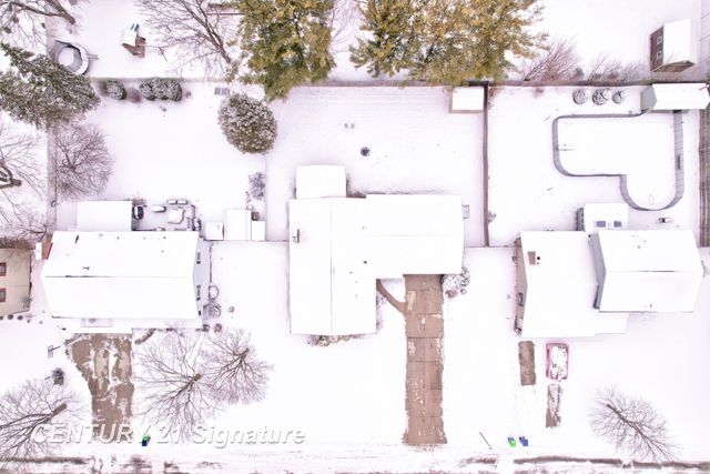 400 Mayflower Drive, Saginaw Twp, MI 48638