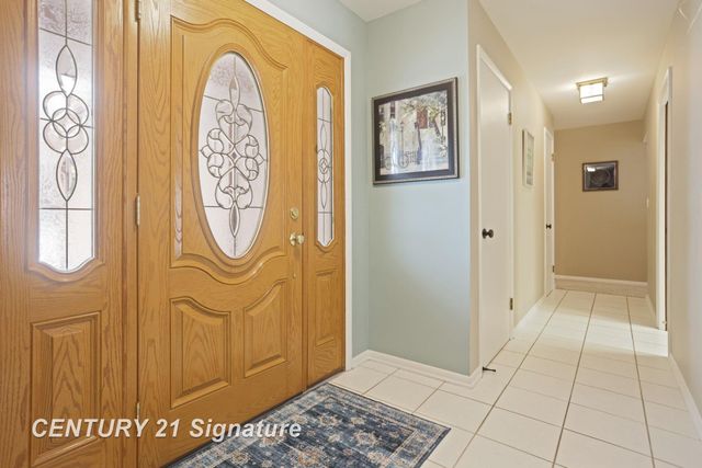 400 Mayflower Drive, Saginaw Twp, MI 48638