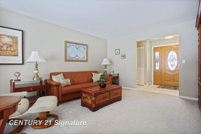 400 Mayflower Drive, Saginaw Twp, MI 48638