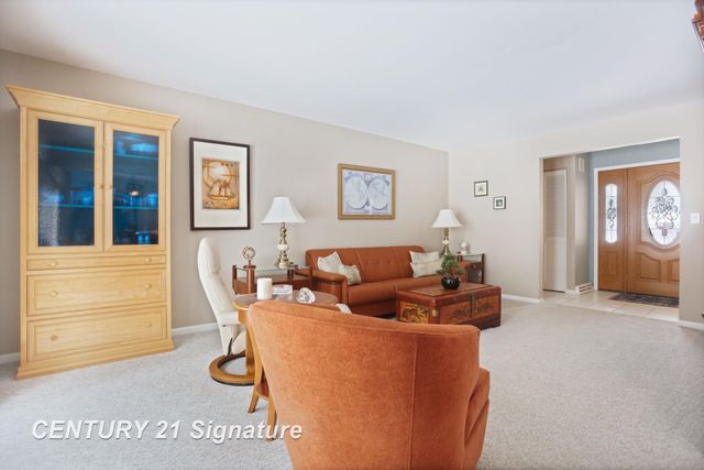 400 Mayflower Drive, Saginaw Twp, MI 48638