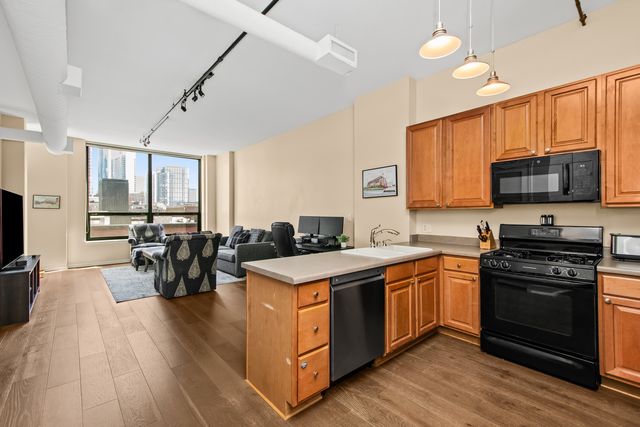400 W Ontario Street 612, Chicago, IL 60654