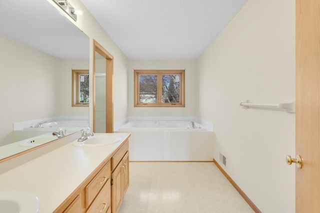 9032 McGuffey Road, Eden Prairie, MN 55347