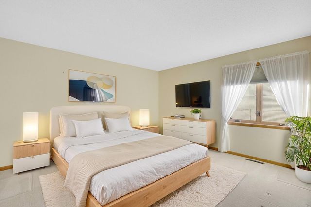 9032 McGuffey Road, Eden Prairie, MN 55347