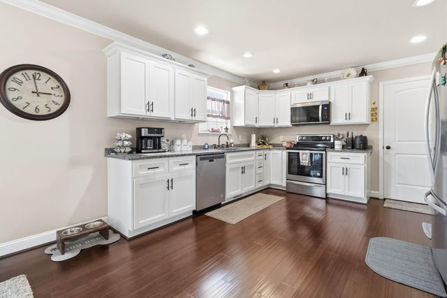 517 Whisper Woods Drive, Somerset, KY 42503