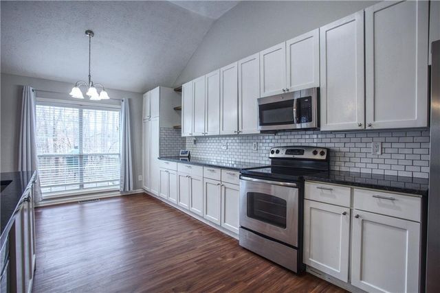 1515 Smoke Hill Drive, Hoschton, GA 30548