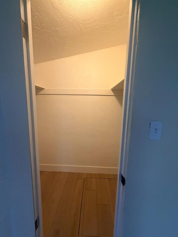Image 18 of property listing at 3004 N Thorne Avenue, Fresno, CA 93704