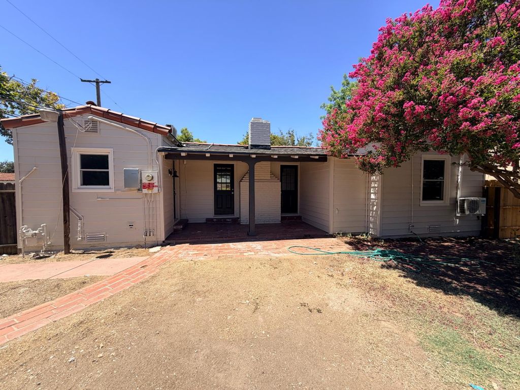 Image 20 of property listing at 3004 N Thorne Avenue, Fresno, CA 93704