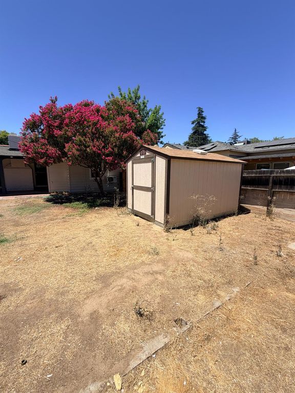 Image 23 of property listing at 3004 N Thorne Avenue, Fresno, CA 93704