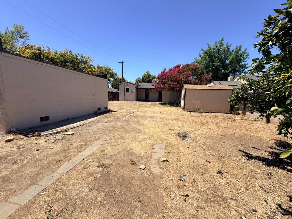 Image 26 of property listing at 3004 N Thorne Avenue, Fresno, CA 93704