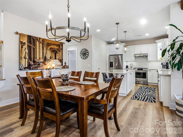 158 Narrows Run Loop, Hendersonville, NC 28791