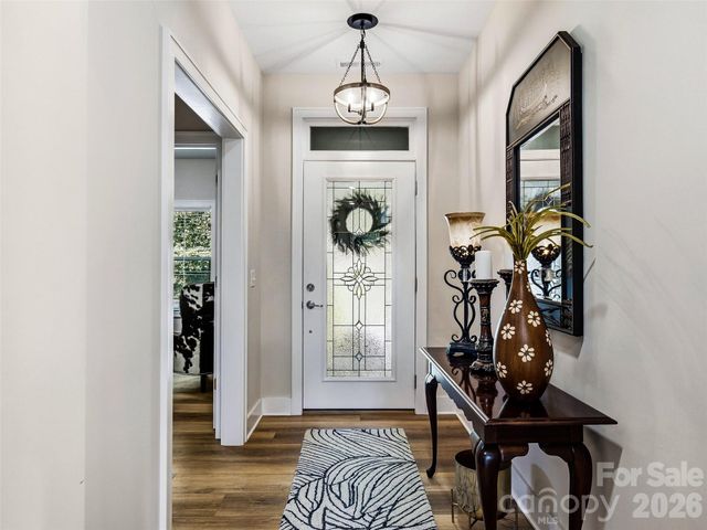 158 Narrows Run Loop, Hendersonville, NC 28791