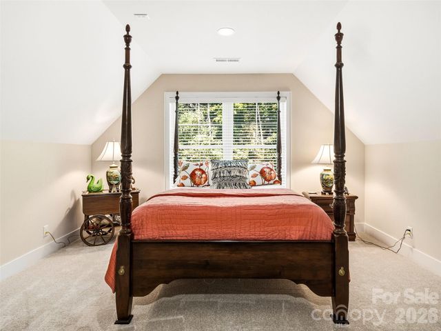 158 Narrows Run Loop, Hendersonville, NC 28791