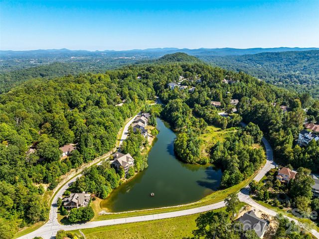 158 Narrows Run Loop, Hendersonville, NC 28791
