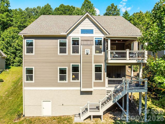 158 Narrows Run Loop, Hendersonville, NC 28791