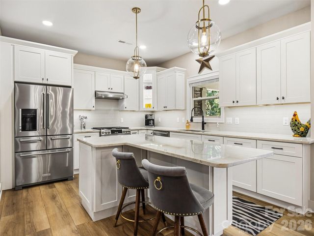 158 Narrows Run Loop, Hendersonville, NC 28791