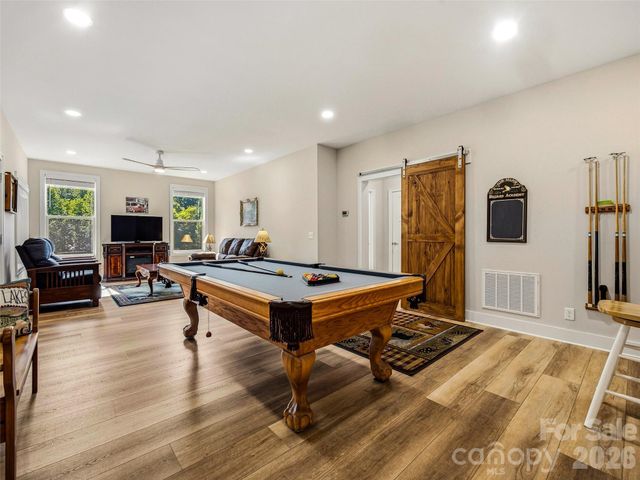 158 Narrows Run Loop, Hendersonville, NC 28791