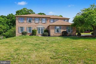 10 HAWK CT, Gilbertsville, PA 19525