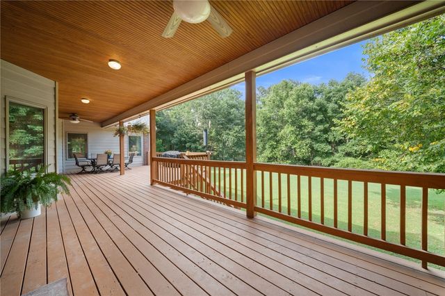 2432 N Toy Drive, Fayetteville, AR 72704