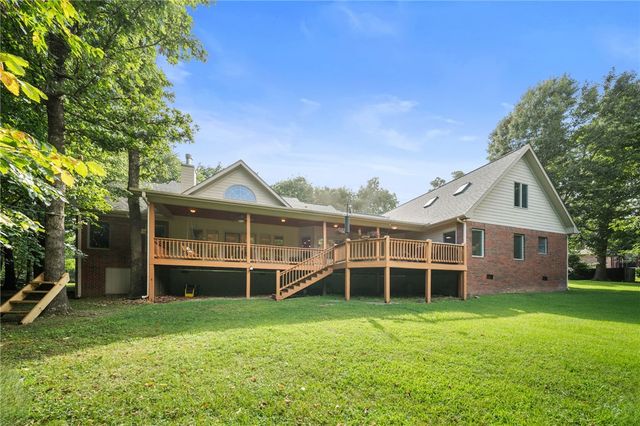 2432 N Toy Drive, Fayetteville, AR 72704