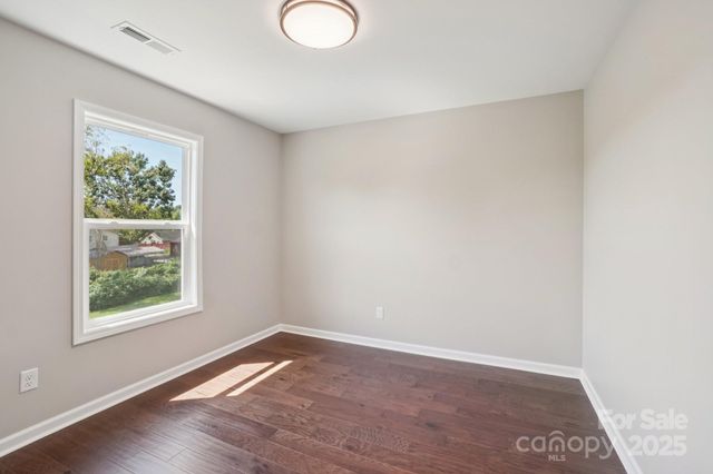 17 White Avenue, Asheville, NC 28803