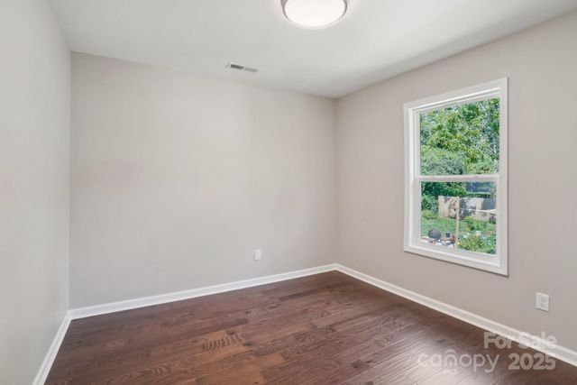 17 White Avenue, Asheville, NC 28803