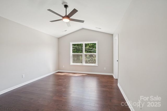 17 White Avenue, Asheville, NC 28803